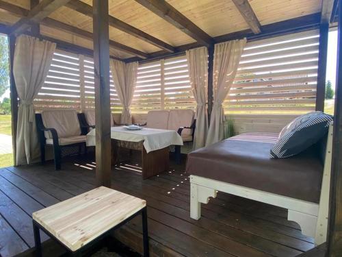 Χώρος καθιστικού στο Svedaso Lake House with Sauna