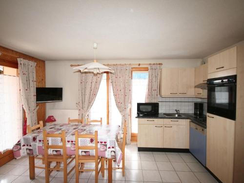 Appartement 3 pièces avec parking et WIFI, proche télécabine à Châtel - FR-1-676-128