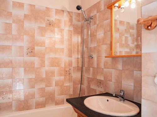 Koupelna v ubytování Appartement confortable à Val Thorens - 4 pers - Balcon - Proche pistes - FR-1-637-82