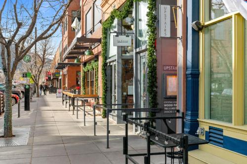 Gambar di galeri bagi Pearl Street Unit C - Boulder di Boulder