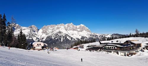 L'établissement Das Kaiserwohl Chalet en hiver
