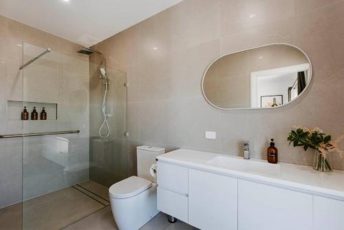 Bilik mandi di Mudgee House - Grand Serenity for Gather & Play