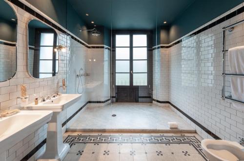The Nine Suites - B Home