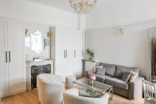 Chic apartment on the Champs-Élysées with AC