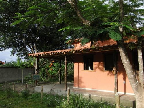 Taman di luar Refúgio no Vale
