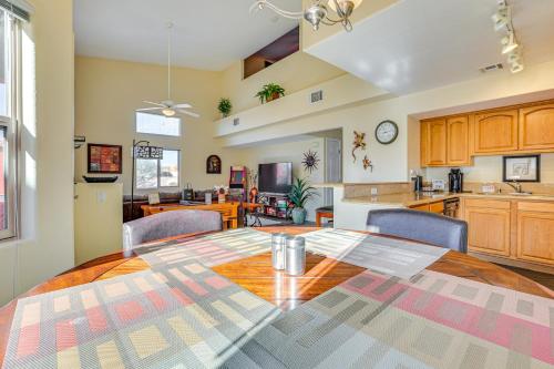 Una cocina o cocineta en Resort Pool and Spa Access Mesquite Condo!