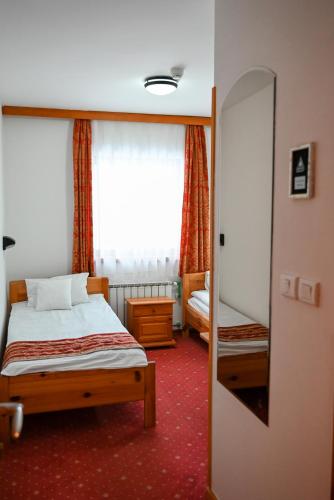 Hotel Kristalにあるベッド