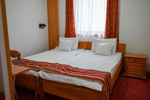 Hotel Kristalにあるベッド