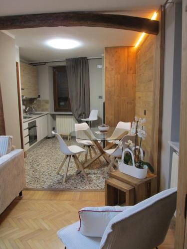 Nhà bếp/bếp nhỏ tại Aosta MaisonGnémaz