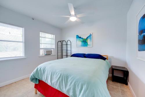 a bedroom with a bed and a ceiling fan at San Marcos Apartment on 10 Acres about 6 Mi to TSU! in San Marcos