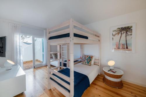 Recently renovated 4 bdr Villa with ocean views