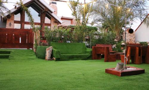 Taman di luar Villa Cuenca