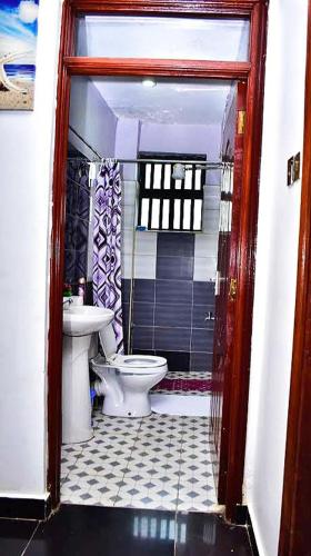 Ένα μπάνιο στο Bomani -3 Nati Apartment