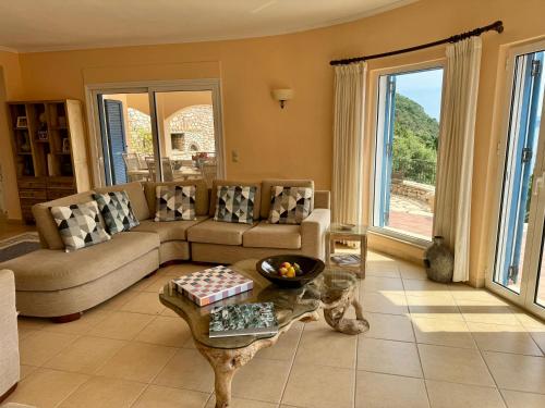 Galería fotográfica de Poros Blue Villa en Mikros Gialos