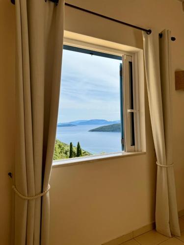 Galería fotográfica de Poros Blue Villa en Mikros Gialos