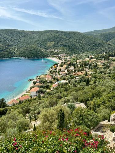 Galería fotográfica de Poros Blue Villa en Mikros Gialos