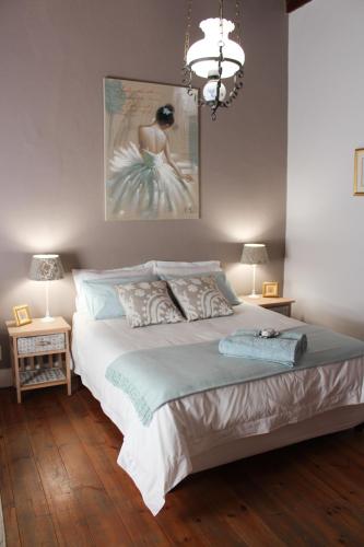 Postel nebo postele na pokoji v ubytování Carmel Villa B&B or Self-Catering