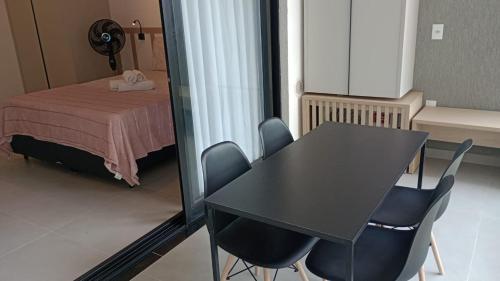 Una cama o camas en una habitación de Studio 310