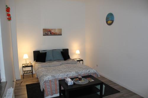 Cozy and Comfortable Private Roomにあるベッド