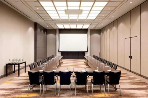 Zona business o sala de conferencias en Sheraton Amsterdam Airport Hotel and Conference Center
