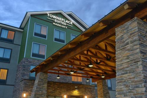 a view of the front of a hotel at TownePlace Suites by Marriott Denver South/Lone Tree in Lone Tree