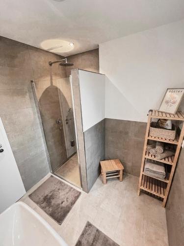 Ένα μπάνιο στο modern Apartment in Marktoberdorf
