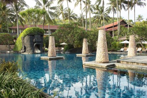 Bazén v ubytování Sheraton Senggigi Beach Resort nebo v jeho okolí