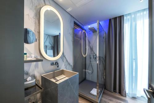 Koupelna v ubytování The Regency, Rome, a Tribute Portfolio Hotel