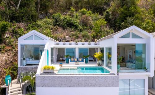 Swimmingpoolen hos eller tæt på Villa Mila in Bangpor Beach