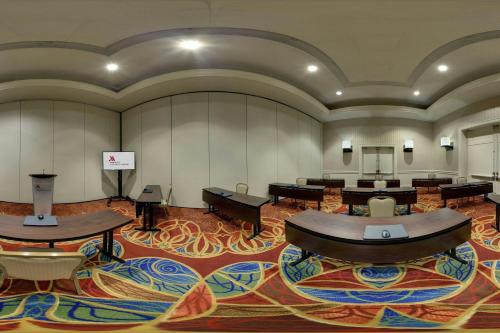 Espace de conférence ou salle de réunion dans l'établissement Toronto Airport Marriott Hotel