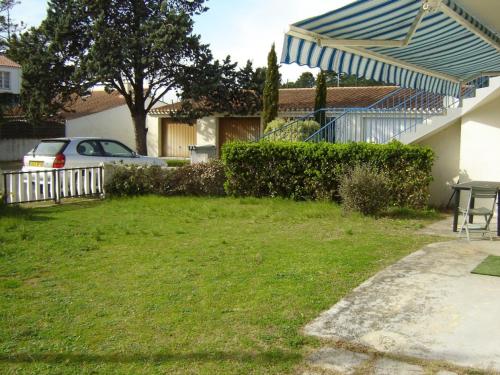 Photo de la galerie de l'établissement Fromentine - Appart T2 avec jardin, proche plage, animaux admis - FR-1-540-303, à La Barre-de-Monts