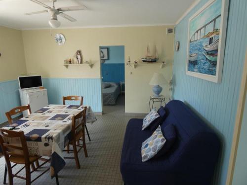 Photo de la galerie de l'établissement Fromentine - Appart T2 avec jardin, proche plage, animaux admis - FR-1-540-303, à La Barre-de-Monts