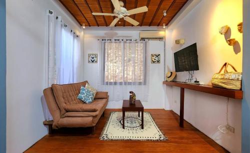 Televisyen dan/atau pusat hiburan di Gingerbread House