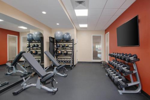Pusat kecergasan dan/atau kemudahan kecergasan di TownePlace Suites by Marriott Niceville Eglin AFB Area