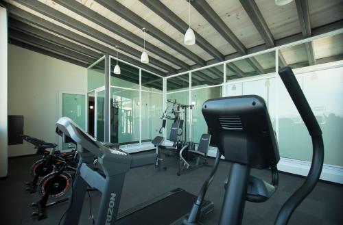 Het fitnesscentrum en/of fitnessfaciliteiten van Kasa Hotel & Suites