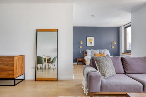 Ảnh trong thư viện ảnh của Tribeca Studio w Gym Indoor pool NYC-184 ở New York