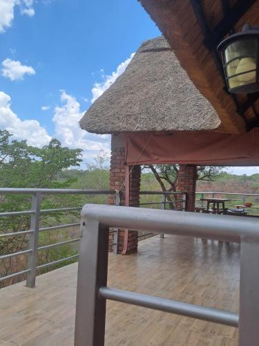 Un balcón o terraza en iroCK Lodge