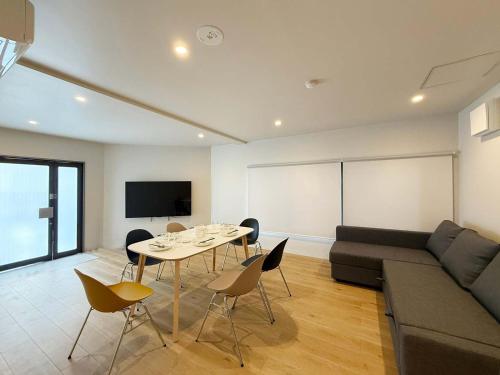 Celine Kanayama by b hotel - Vibrant 1BR Downtown Shopping & Dining Nearby 11