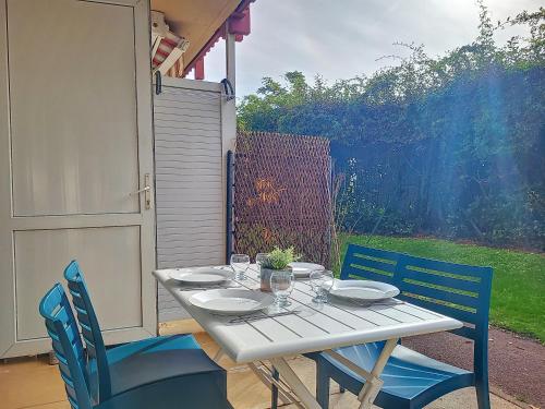 V-Marin 06-Vieux Boucau Studio 4 personnes en rez de jardin avec piscine