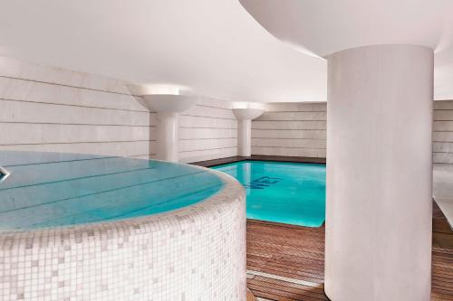 Bazén v ubytování Sheraton Porto Hotel & Spa nebo v jeho okolí