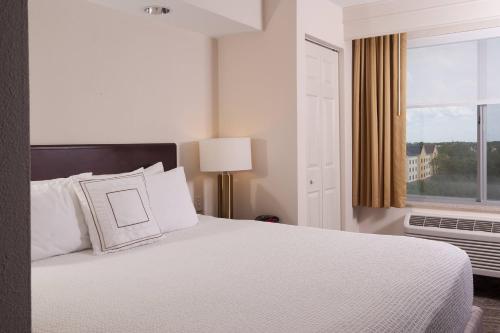 SpringHill Suites Orlando Airport Image
