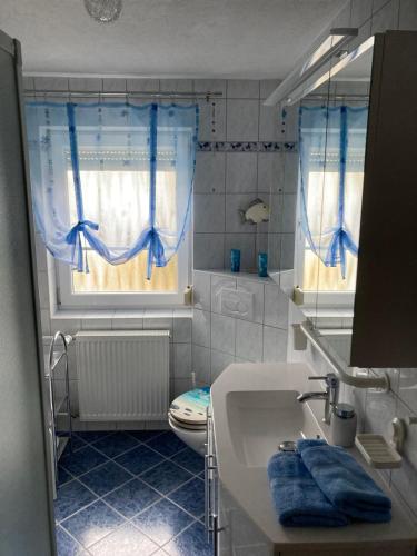 Bilik mandi di Ferienhaus Schwinger