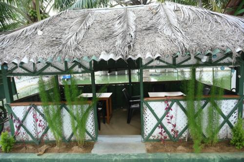 Restaurace v ubytování Sidharth Resort, Vadavannur