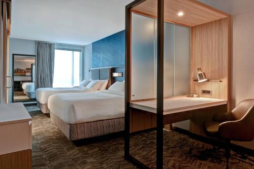 Postel nebo postele na pokoji v ubytování SpringHill Suites by Marriott Albuquerque University Area