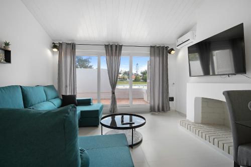 Poolside Villa Sereno