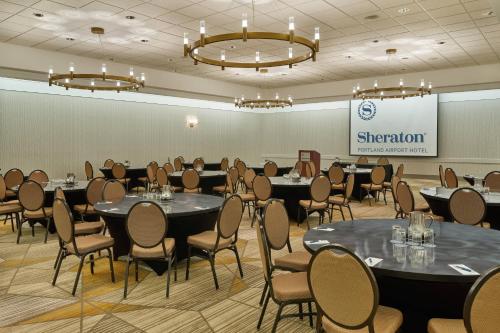 Kawasan bisnes dan/atau bilik persidangan di Sheraton Portland Airport Hotel