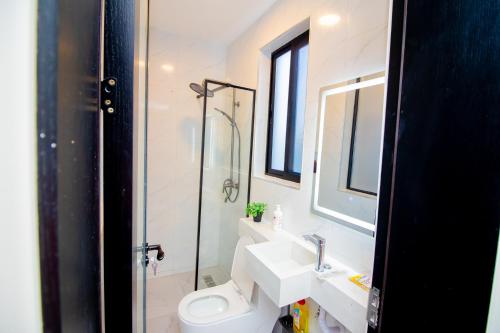 Bilik mandi di Jabo Suites