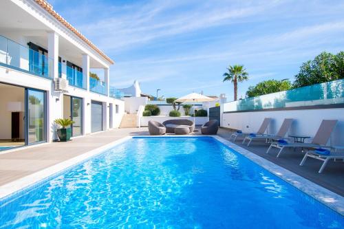 Πισίνα στο ή κοντά στο Ilha do Sol Luxury in an ideal location!