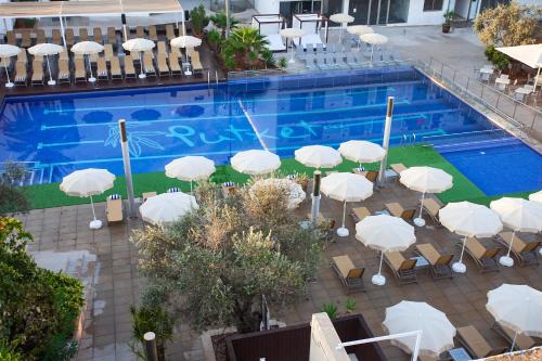La alberca dentro o cerca de Hotel Puchet Ibiza
