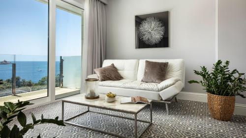Χώρος καθιστικού στο Royal Palm Hotel
